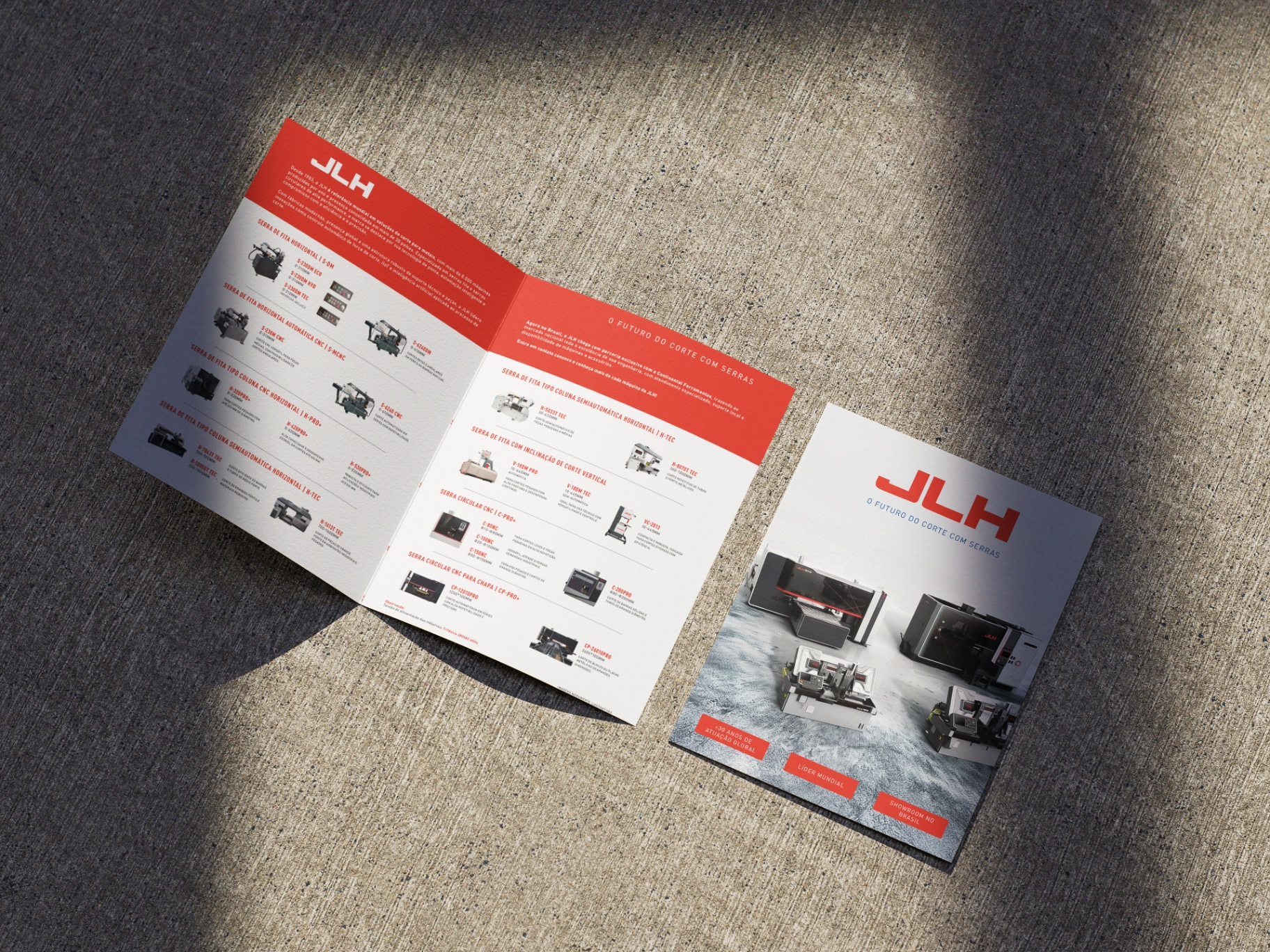 Mockup do folder institucional da JLH Serras com linha de produtos.