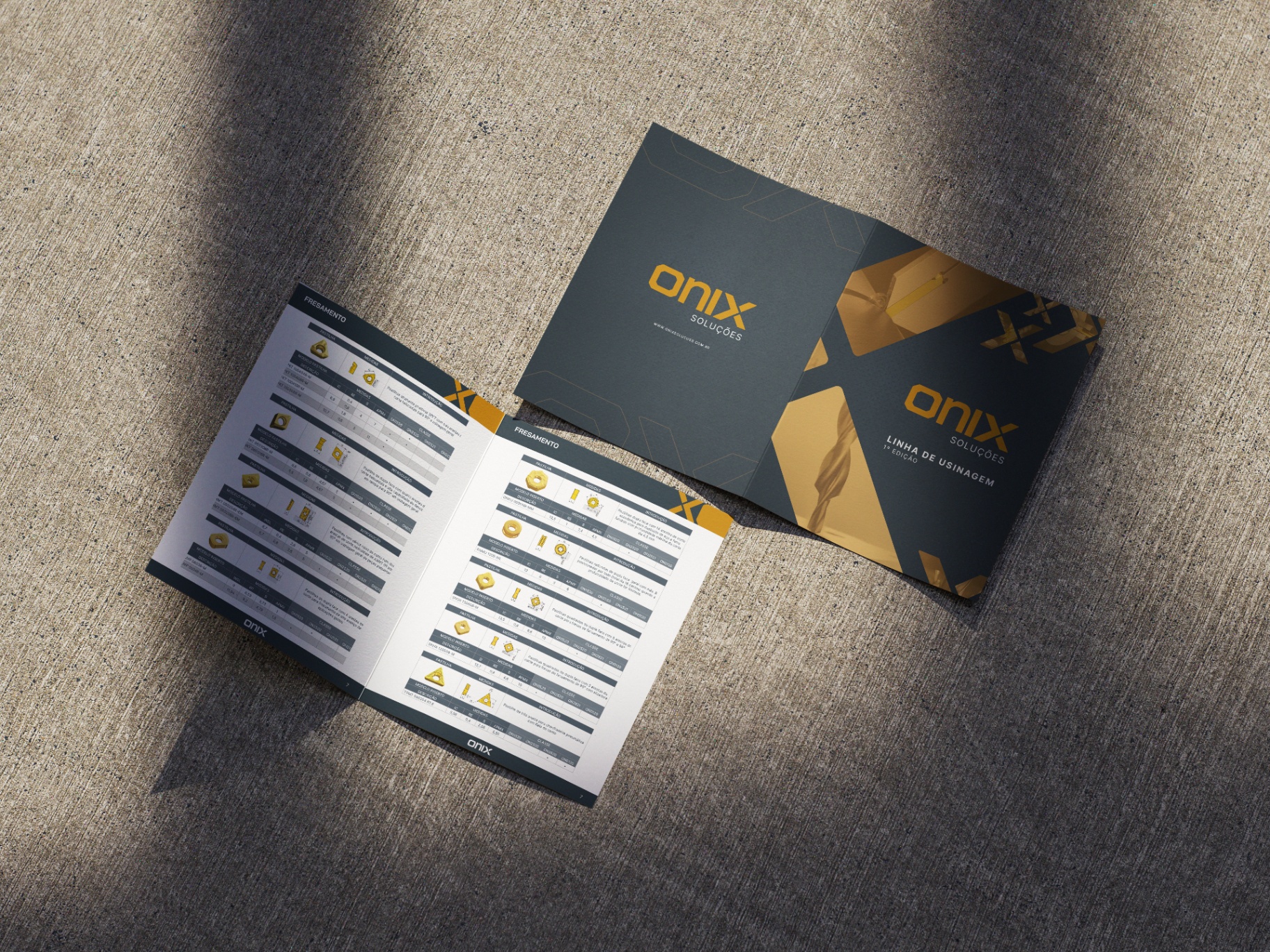 Mockup do catálogo Linha de Usinagem da ONIX Soluções.