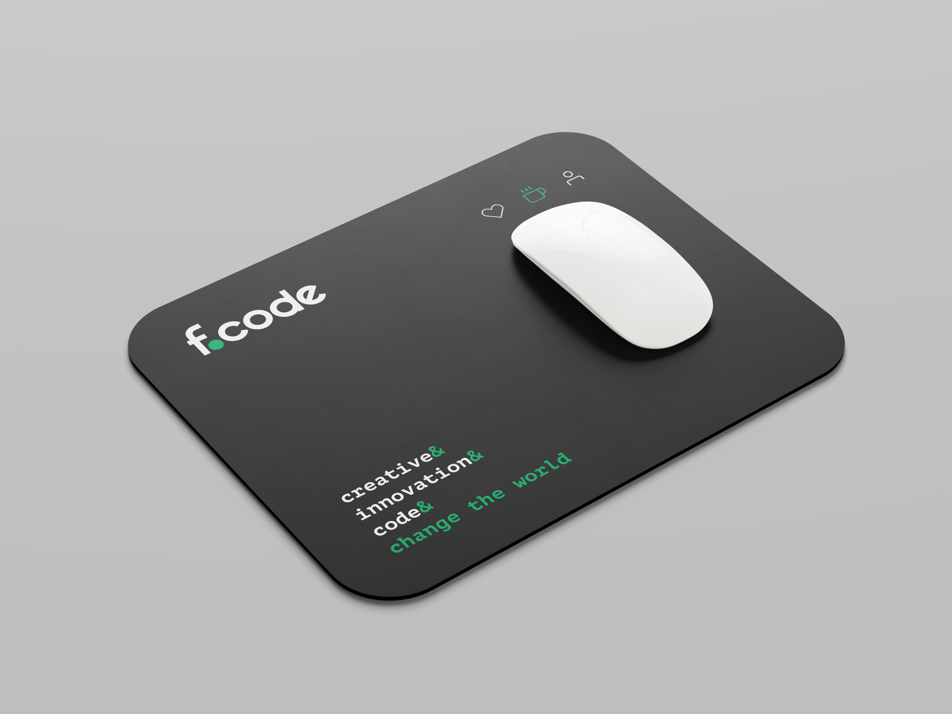 Mouse pad FCode em fundo cinza.